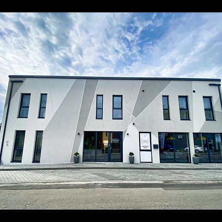 Floros Namai Hotell Silale Exteriör bild